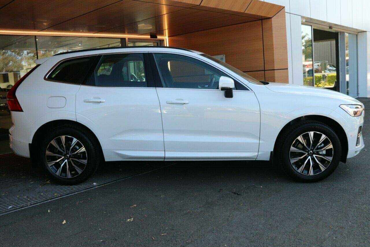 Volvo  XC60 Plus, B5 AWD Mild hybrid, Petrol