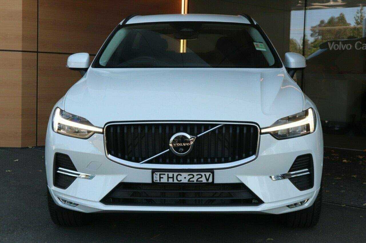 Volvo  XC60 Plus, B5 AWD Mild hybrid, Petrol