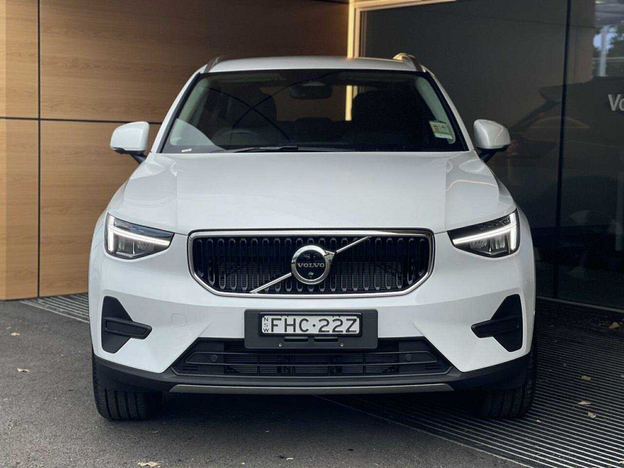 Volvo  XC40 Plus, B4 Mild hybrid, Petrol