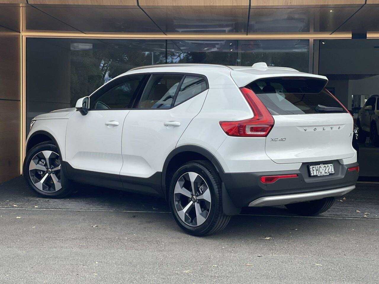 Volvo  XC40 Plus, B4 Mild hybrid, Petrol