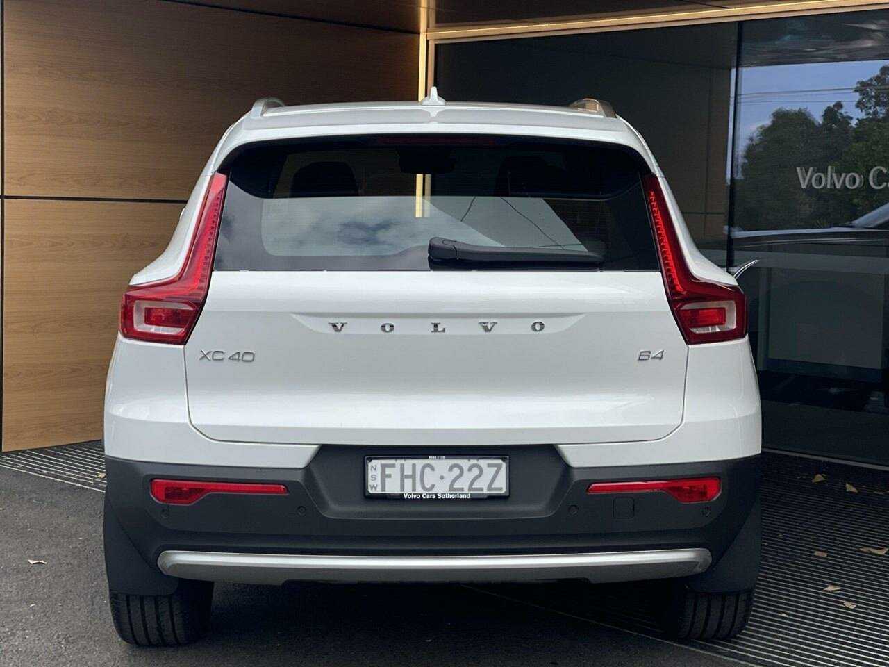 Volvo  XC40 Plus, B4 Mild hybrid, Petrol