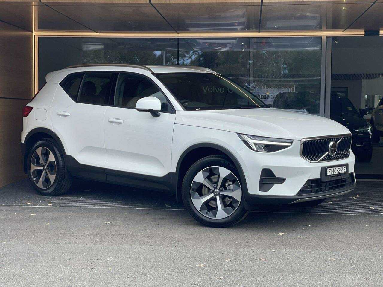 Volvo  XC40 Plus, B4 Mild hybrid, Petrol