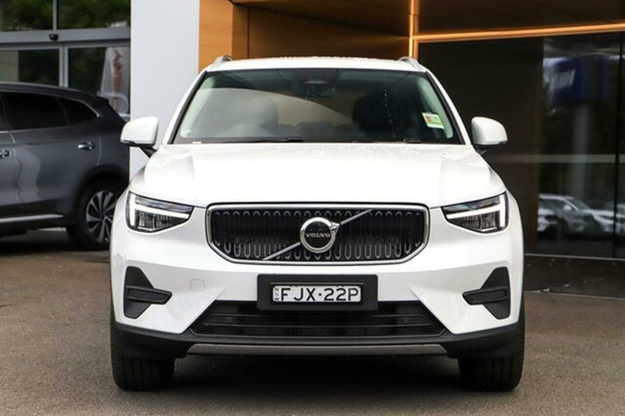 Volvo  XC40 Plus, B4 Mild hybrid, Petrol