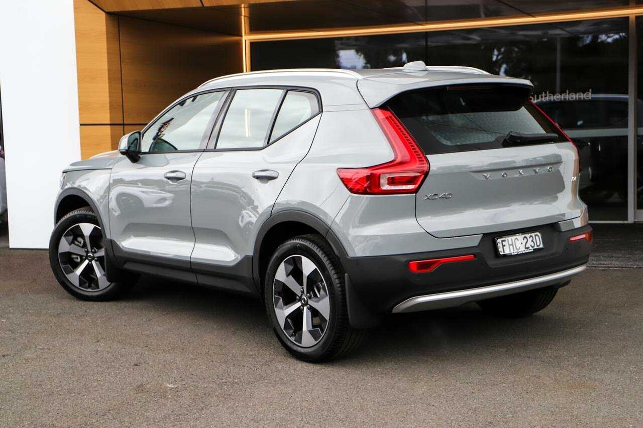 Volvo  XC40 Plus, B4 Mild hybrid, Petrol