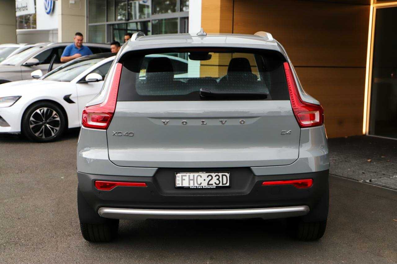 Volvo  XC40 Plus, B4 Mild hybrid, Petrol