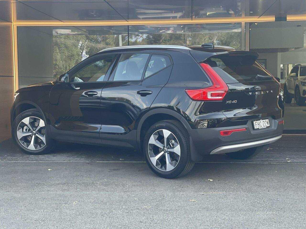 Volvo  XC40 Plus, B4 Mild hybrid, Petrol