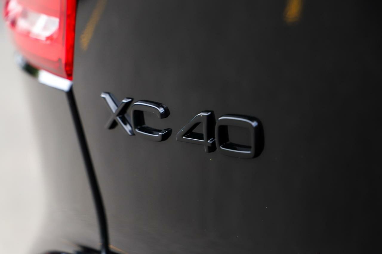 Volvo  XC40 Black Edition Ultra, B4 AWD Mild hybrid, Petrol