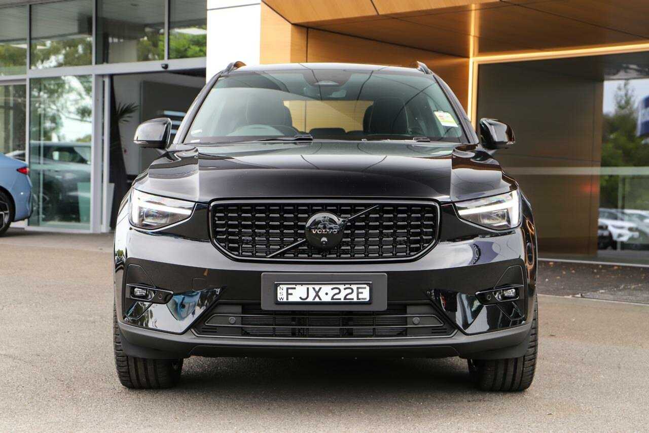 Volvo  XC40 Black Edition Ultra, B4 AWD Mild hybrid, Petrol