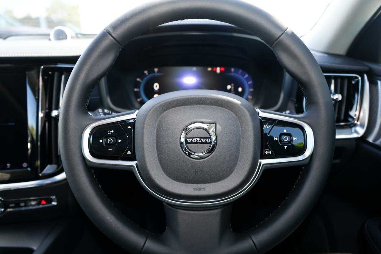 Volvo  V60 Cross Country Ultra, B5 AWD Mild hybrid, Petrol, Bright