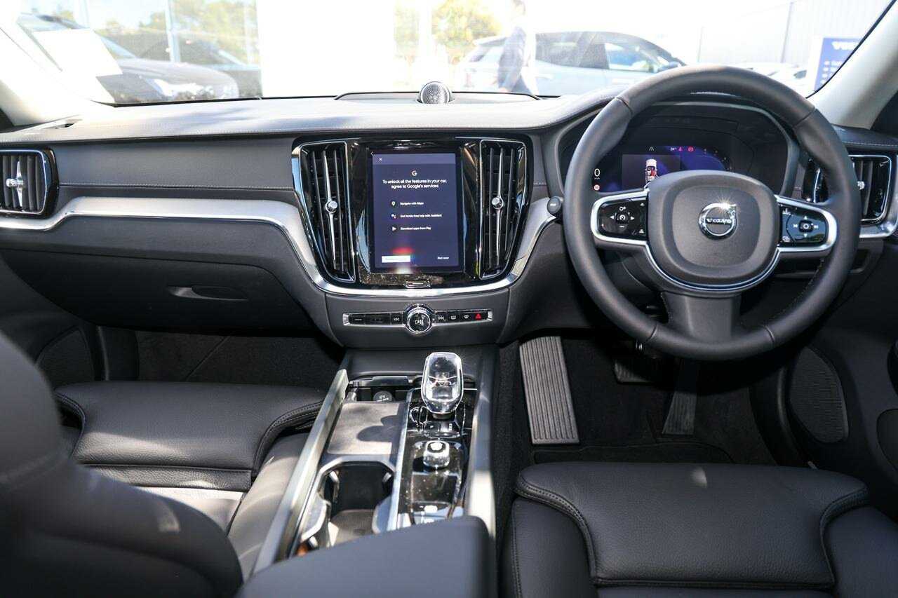 Volvo  V60 Cross Country Ultra, B5 AWD Mild hybrid, Petrol, Bright