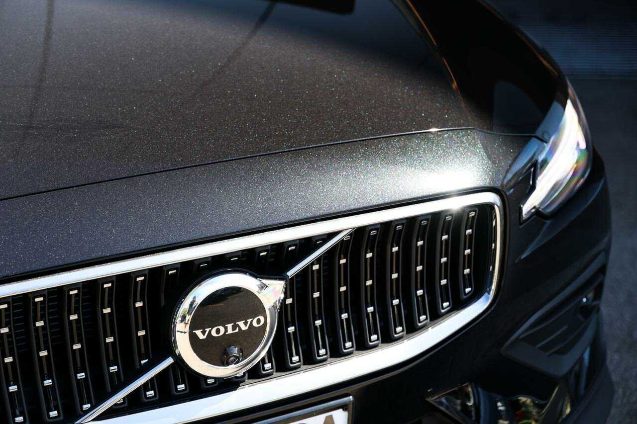 Volvo  V60 Cross Country Ultra, B5 AWD Mild hybrid, Petrol, Bright