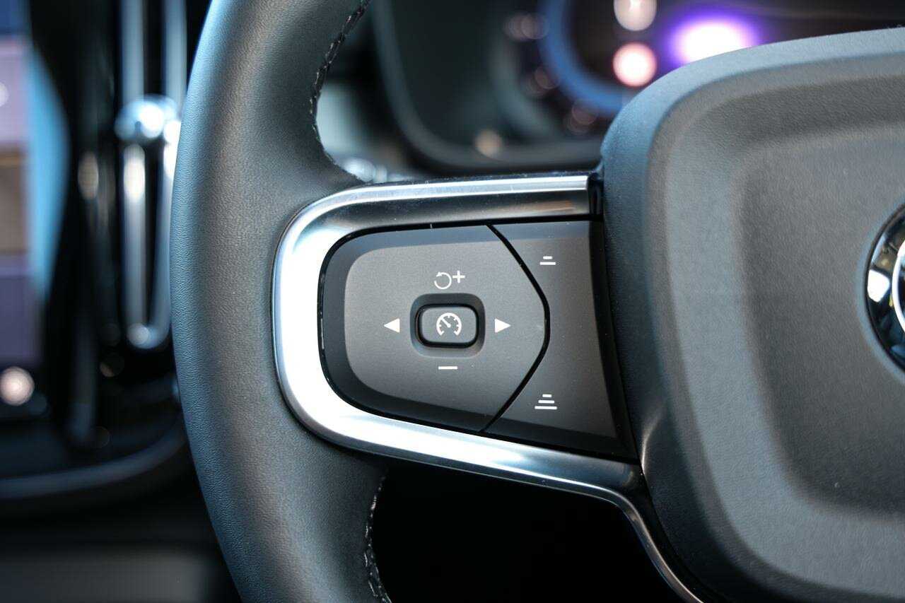 Volvo  XC40 Ultra, B4 AWD Mild hybrid, Petrol, Bright
