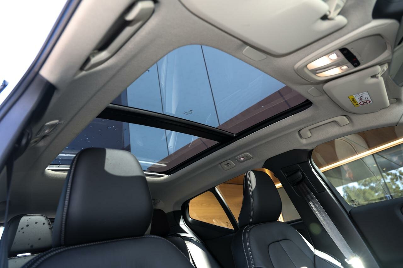 Volvo  XC40 Ultra, B4 AWD Mild hybrid, Petrol, Bright