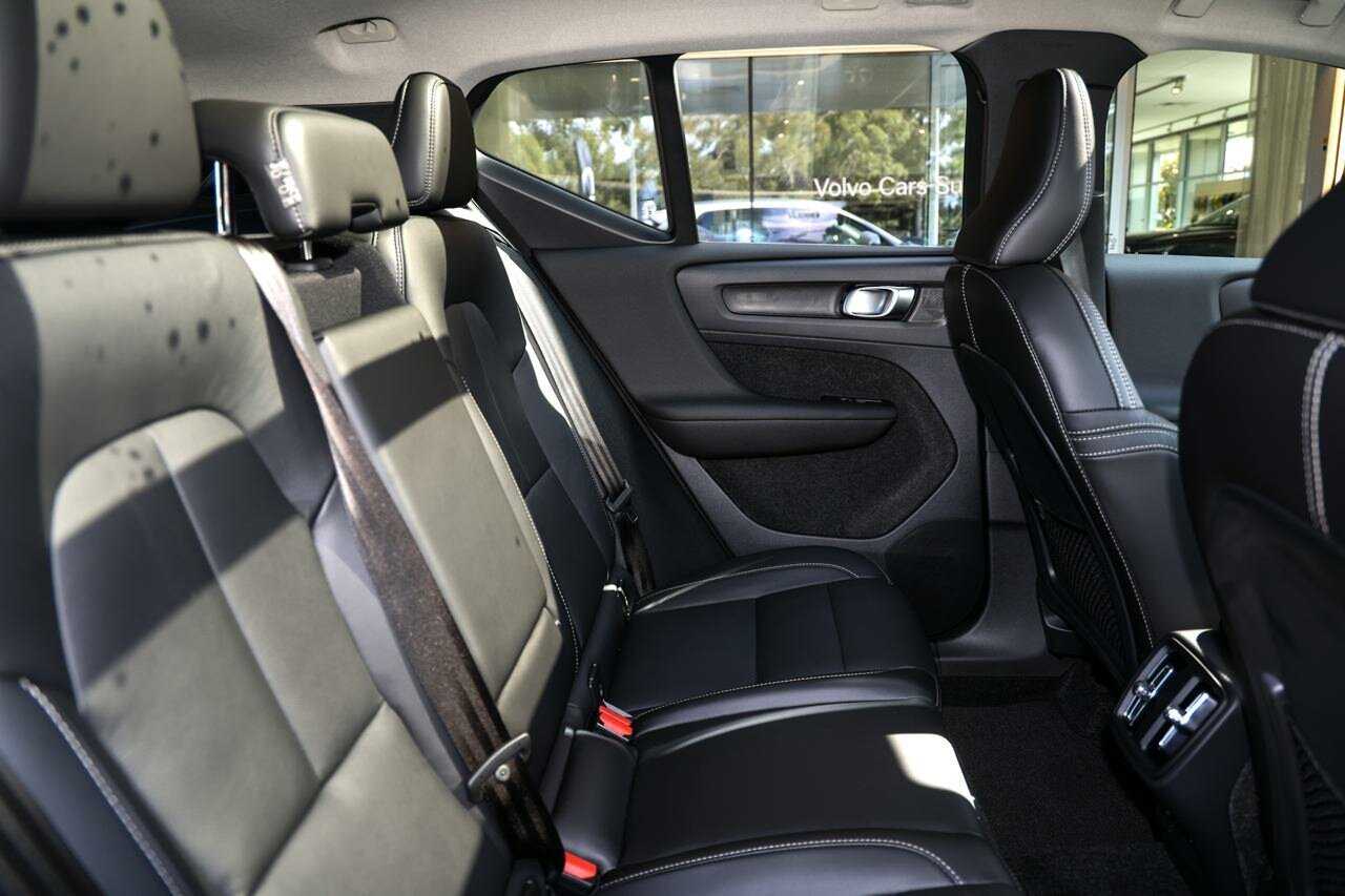 Volvo  XC40 Ultra, B4 AWD Mild hybrid, Petrol, Bright