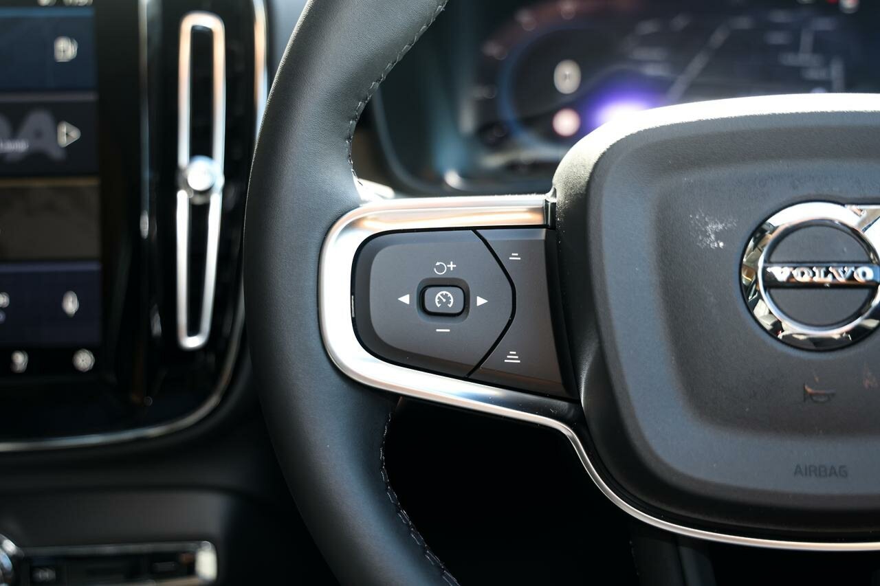 Volvo  XC40 Ultra, B4 AWD Mild hybrid, Petrol, Bright