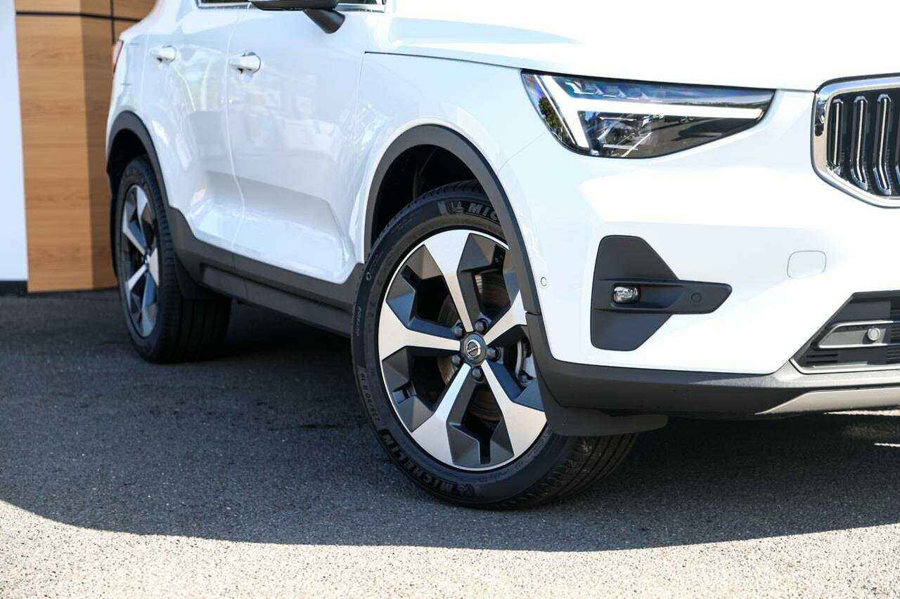 Volvo  XC40 Ultra, B4 AWD Mild hybrid, Petrol, Bright