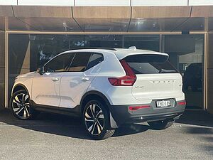 Volvo  XC40 Ultimate, B4 AWD Mild hybrid, Petrol, Dark