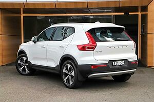 Volvo  XC40 Plus, B4 Mild hybrid, Petrol