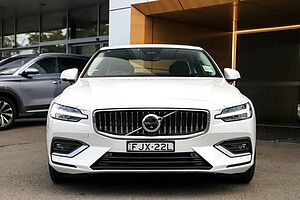 Volvo  S60 Ultimate, B5 AWD Mild hybrid, Petrol, Bright