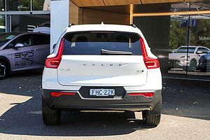 Volvo  XC40 Ultra, B4 AWD Mild hybrid, Petrol, Dark