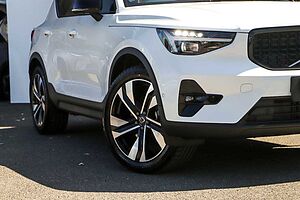 Volvo  XC40 Ultra, B4 AWD Mild hybrid, Petrol, Dark