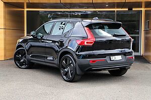 Volvo  XC40 Black Edition Ultra, B4 AWD Mild hybrid, Petrol