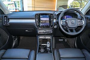 Volvo  XC40 Ultra, B4 AWD Mild hybrid, Petrol, Bright