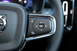 Volvo  XC40 Ultra, B4 AWD Mild hybrid, Petrol, Bright