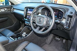 Volvo  XC40 Ultra, B4 AWD Mild hybrid, Petrol, Bright