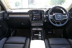 Volvo  XC40 Ultra, B4 AWD Mild hybrid, Petrol, Bright
