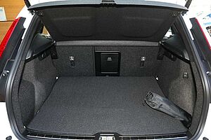 Volvo  XC40 Ultra, B4 AWD Mild hybrid, Petrol, Bright
