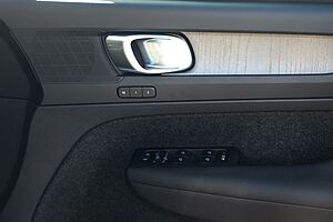 Volvo  XC40 Ultra, B4 AWD Mild hybrid, Petrol, Bright